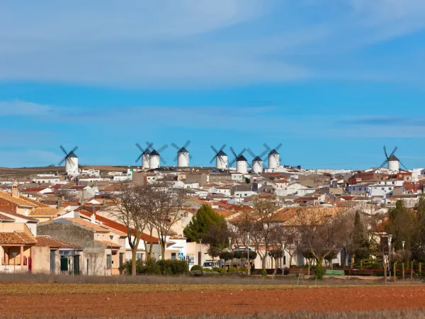 old-spanish-windmills-view-campo-de-criptana-2024-12-16-05-31-55-utc